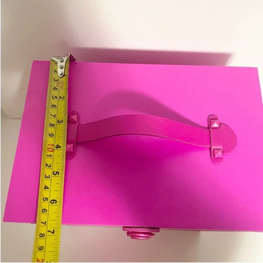 Valentino beauty limited gift box 2024 Christmas - Picture 13 of 13